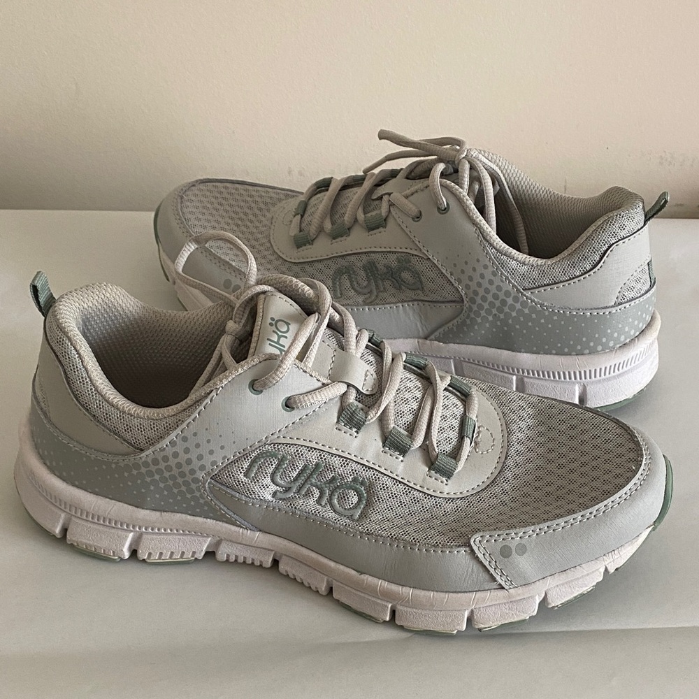 Ryka Harmonic Vapor Walking Sneakers shoes Grey Mesh size 8.5 W wide